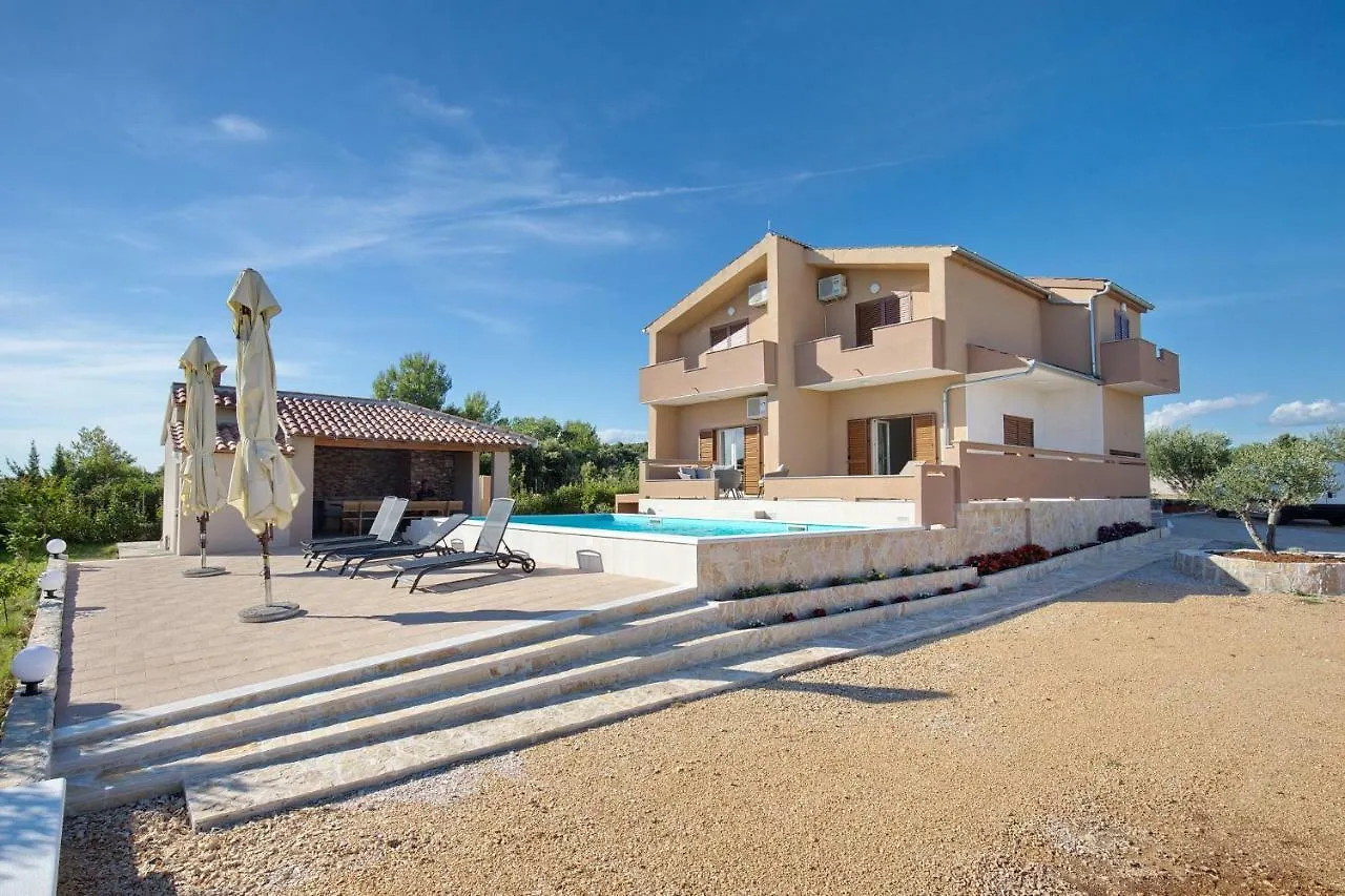 Nyaraló Villa 